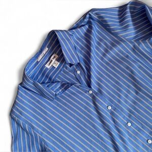 Lands’ End button-down shirt in women’s size 12